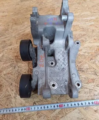 Citroen C8 Engine mounting bracket 9643834880 96348179