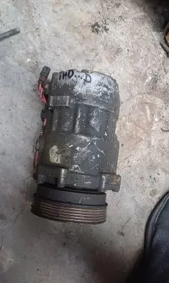Volkswagen PASSAT B4 Air conditioning (A/C) compressor (pump) 1h0820803d