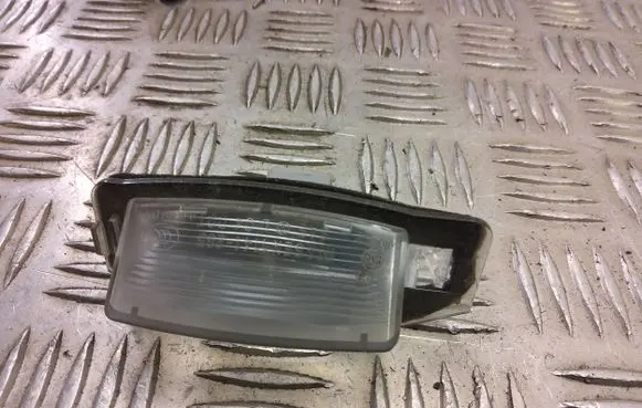 Mitsubishi Outlander Number plate light