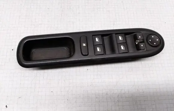 Peugeot 407 Electric window control switch 53269704 53269700