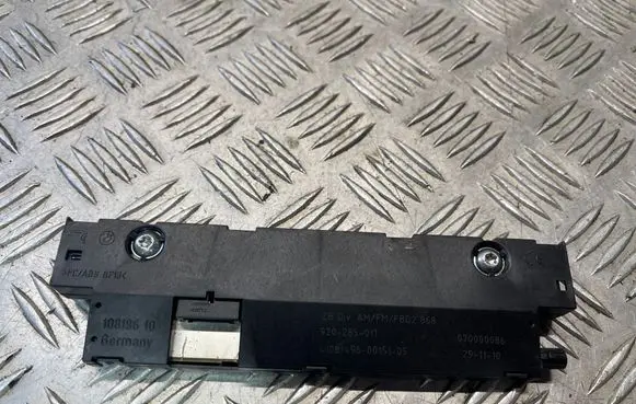 BMW 5 GT F07 Aerial antenna amplifier 9247136