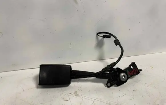 Audi A4 S4 B7 8E 8H Front seatbelt buckle 8E0857755G 10112006