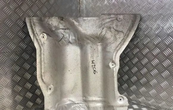 Mercedes-Benz C W206 Engine cover (trim)