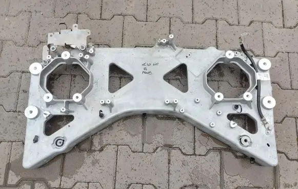 Volvo XC40 Front axle beam 32298717JLK01