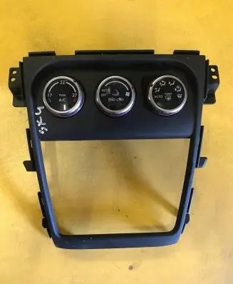 Suzuki SX4 Climate control unit
