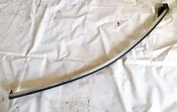 Volvo XC70 Front door glass trim molding 30784290
