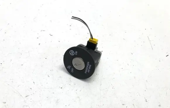 Passenger airbag on/off switch
