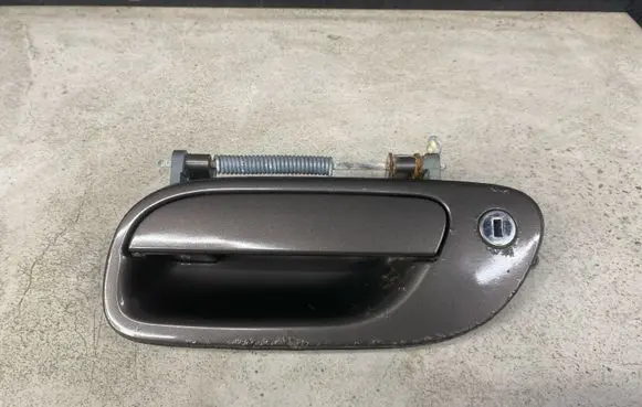 Volvo XC70 Front door exterior handle Z410