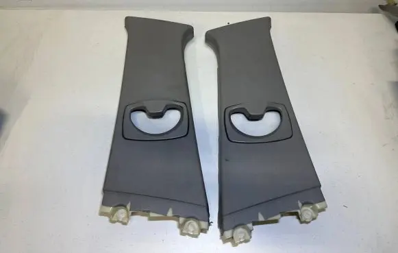 BMW 5 E60 E61 (B) pillar trim (top) 7027088 52107010