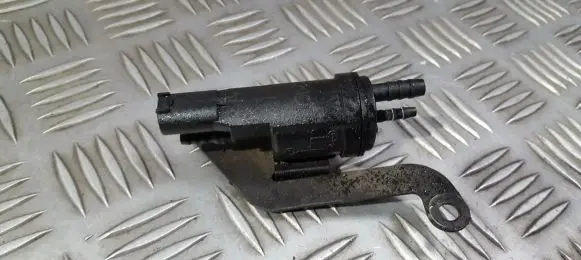 Mercedes-Benz E W210 Turbo solenoid valve 0025401497