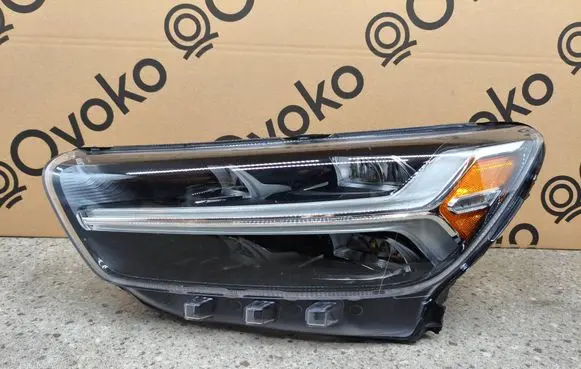 Volvo XC40 Headlight/headlamp 32133503