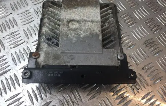 Volkswagen PASSAT B6 Engine control unit/module 03G906018FG 8116