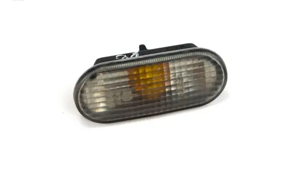Volkswagen Golf IV Front fender indicator light 3B0949117C
