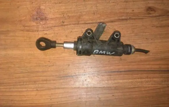 BMW 3 E46 Clutch master cylinder 215211638992