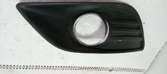Ford Focus Front bumper lower grill 8M51R19953AEW 8M51R19953
