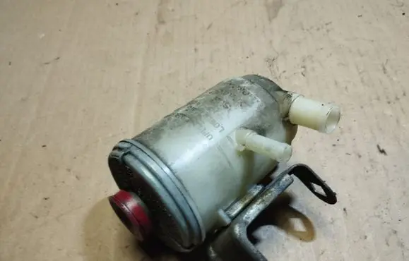 Honda FR-V Power steering fluid tank/reservoir