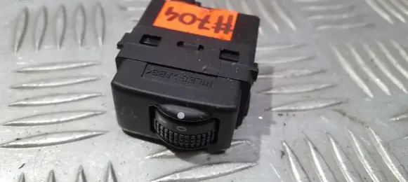 Nissan Micra Headlight level height control switch