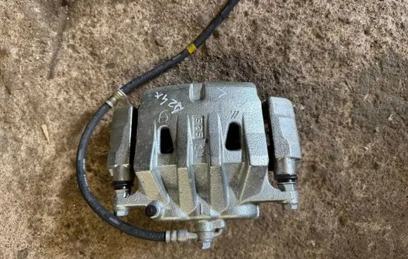 Toyota bZ4X Front brake caliper 525