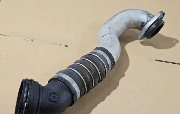 BMW 5 E60 E61 Intercooler hose/pipe 7808414 11884410