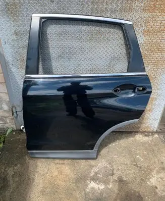 Honda CR-V Rear door
