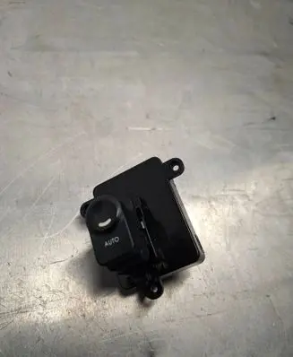 Hyundai i30 Electric window control switch 935752L000