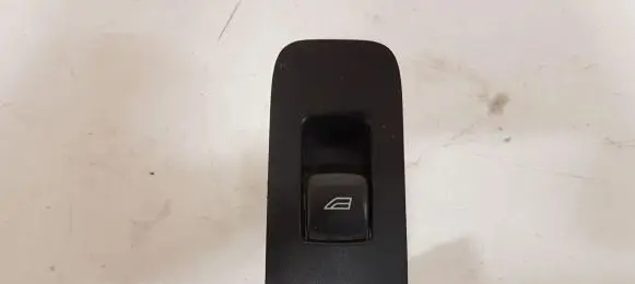 Volvo V40 Electric window control switch 31394840