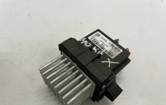 Opel Mokka X Heater blower fan relay 84178783