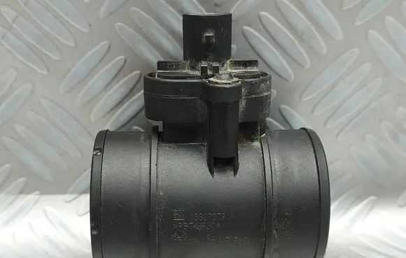 Opel Meriva B Mass air flow meter 13307079