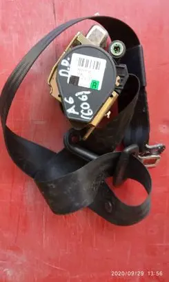 Audi A6 S6 C5 4B Front seatbelt 560571801