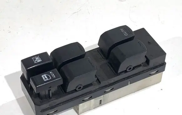 Suzuki SX4 Electric window control switch 