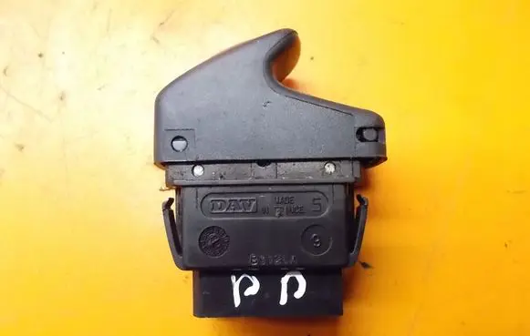 Renault Thalia I Quarter vent window switch 