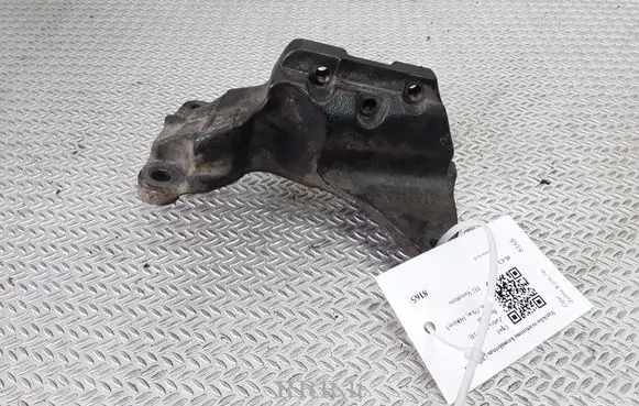 Opel Zafira B Engine mounting bracket 13189381