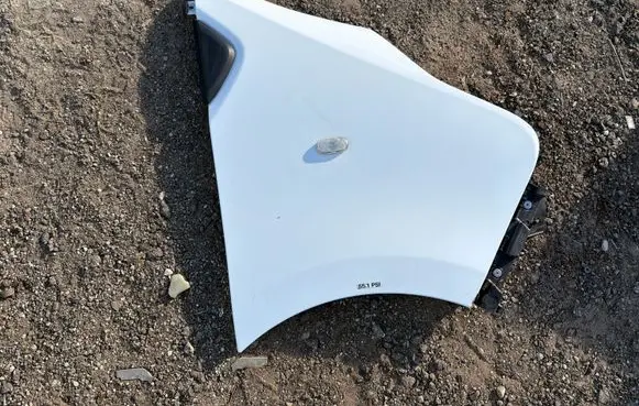 Opel Vivaro Fender 