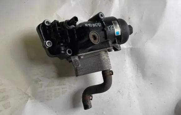 Hyundai i30 Oil filter mounting bracket 26410-2A300 264002A615