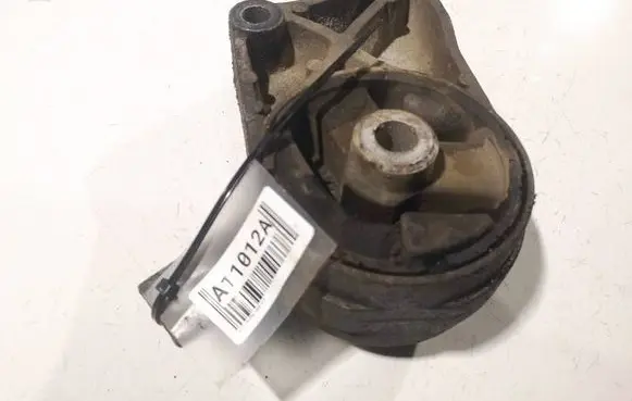 Opel Vectra C Engine mount bracket 