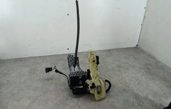 KIA Sportage Front door lock 81310-3U000