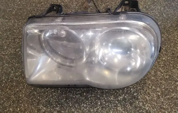 Chrysler 300 - 300C Headlight/headlamp
