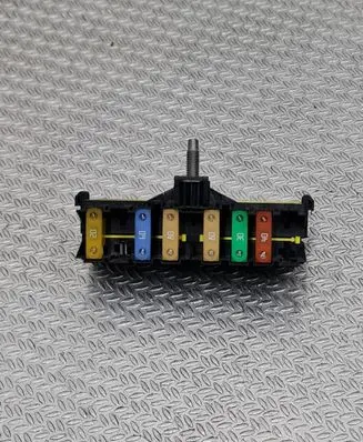 Peugeot 3008 I Fuse module 11972 27680