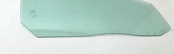 Volvo V70 Front door window glass four-door E143R001026