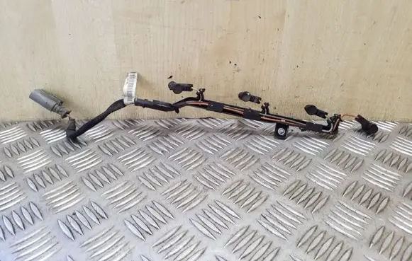 Volvo V40 Cross country Glow plug wires AV6Q6M091
