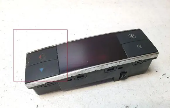 Mercedes-Benz GLK (X204) Air conditioner control unit module 2048303390