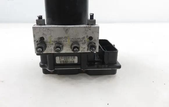 Volkswagen Polo IV 9N3 ABS Pump 6Q0907379AF 0265800511 6Q0614117S