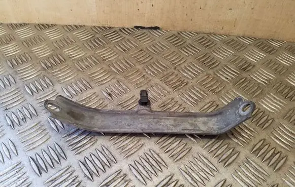 Volkswagen PASSAT B8 Other engine bay part 04L129723
