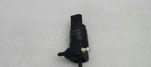 Audi Q7 4L Windscreen/windshield washer pump 1K6955651