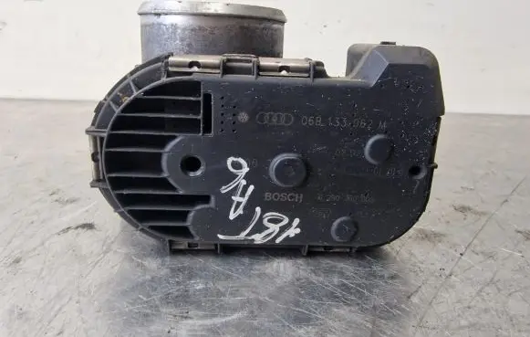Audi A6 S6 C5 4B Throttle valve 06B133062M