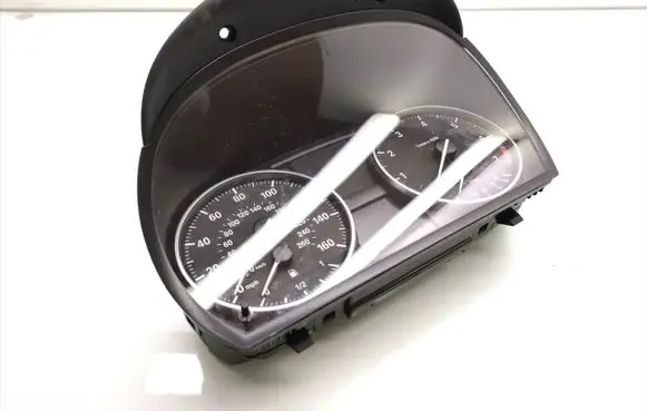 Speedometer (instrument cluster)