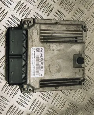Volkswagen PASSAT B8 Engine control unit/module 04L907309R