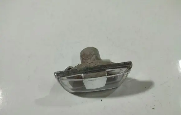 Opel Corsa D Front fender indicator light GM13252455