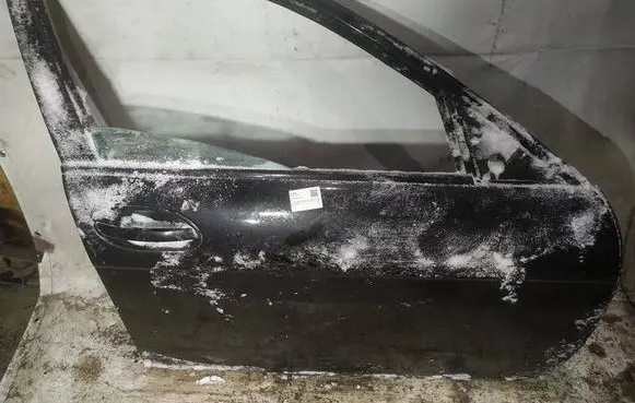 BMW 7 E65 E66 Front door juodos