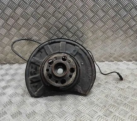 Rear wheel hub